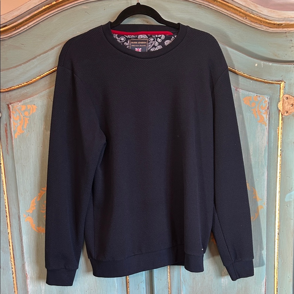 Men’s Long Sleeve Sweater Medium